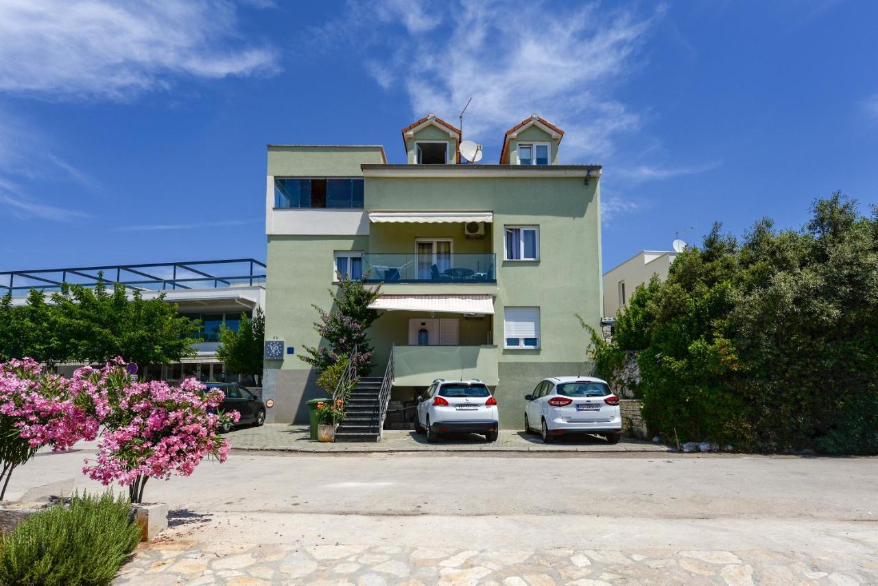 Olive Maris Apartment Petrcane Exterior foto