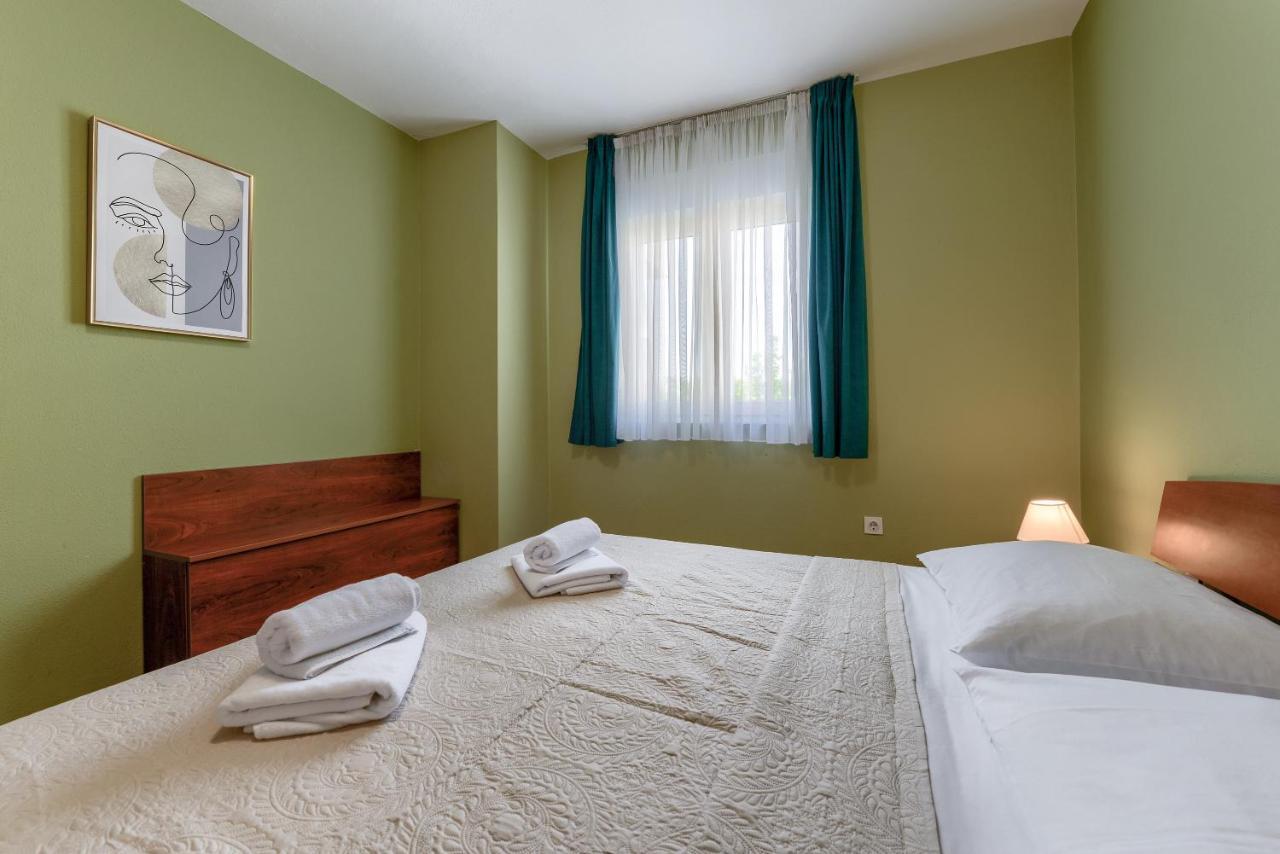 Olive Maris Apartment Petrcane Exterior foto